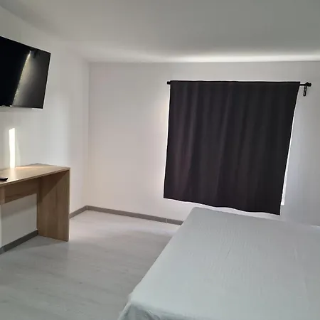 Apartment Traflor Termhouse Grayscale